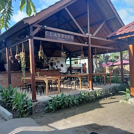 Bed and Breakfast Classico Italiano Gili Air Exterior foto