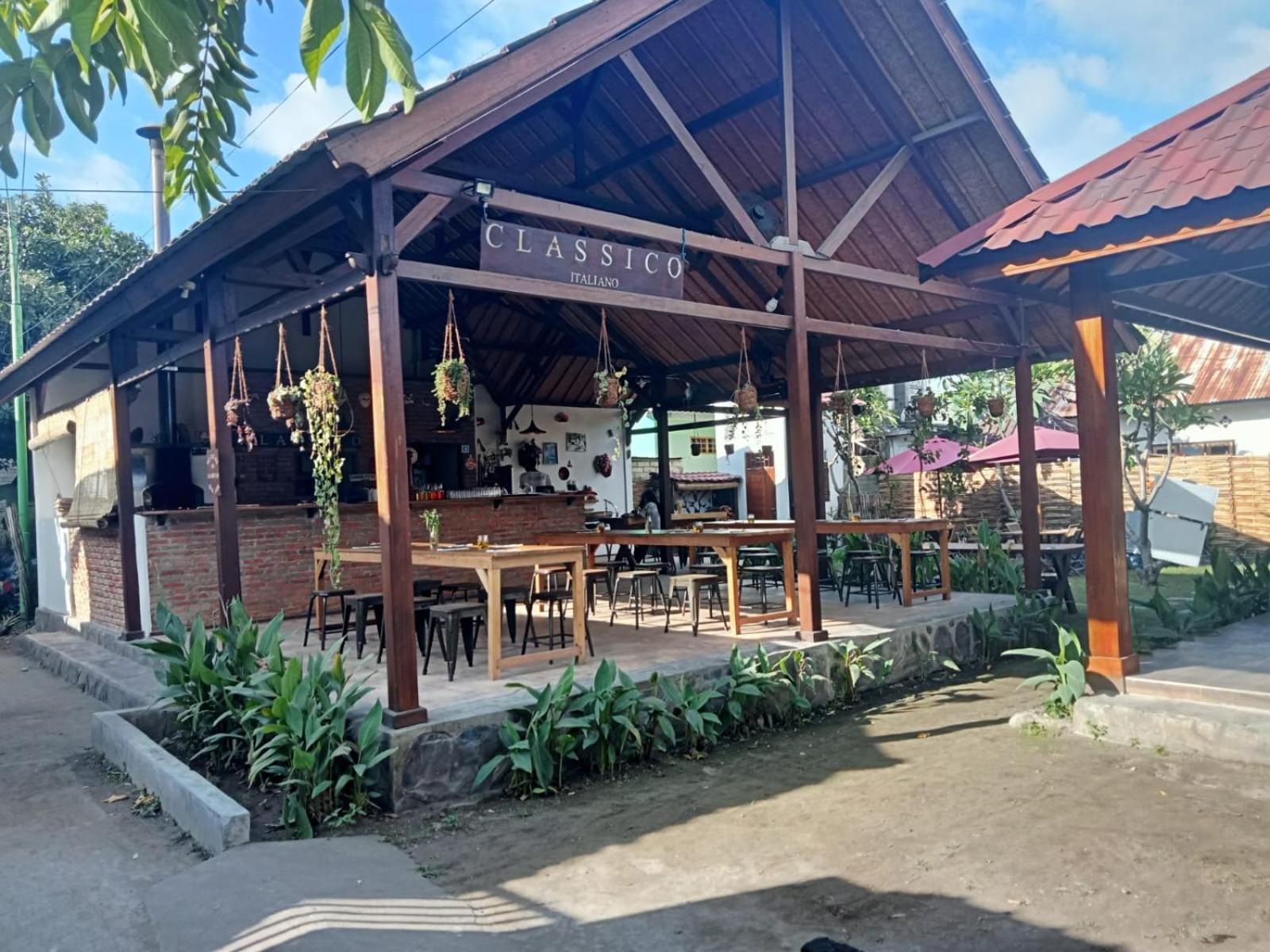 Bed and Breakfast Classico Italiano Gili Air Exterior foto